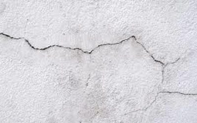 8 Tips Mencegah Tembok Rumah tidak Mudah Retak Rambut